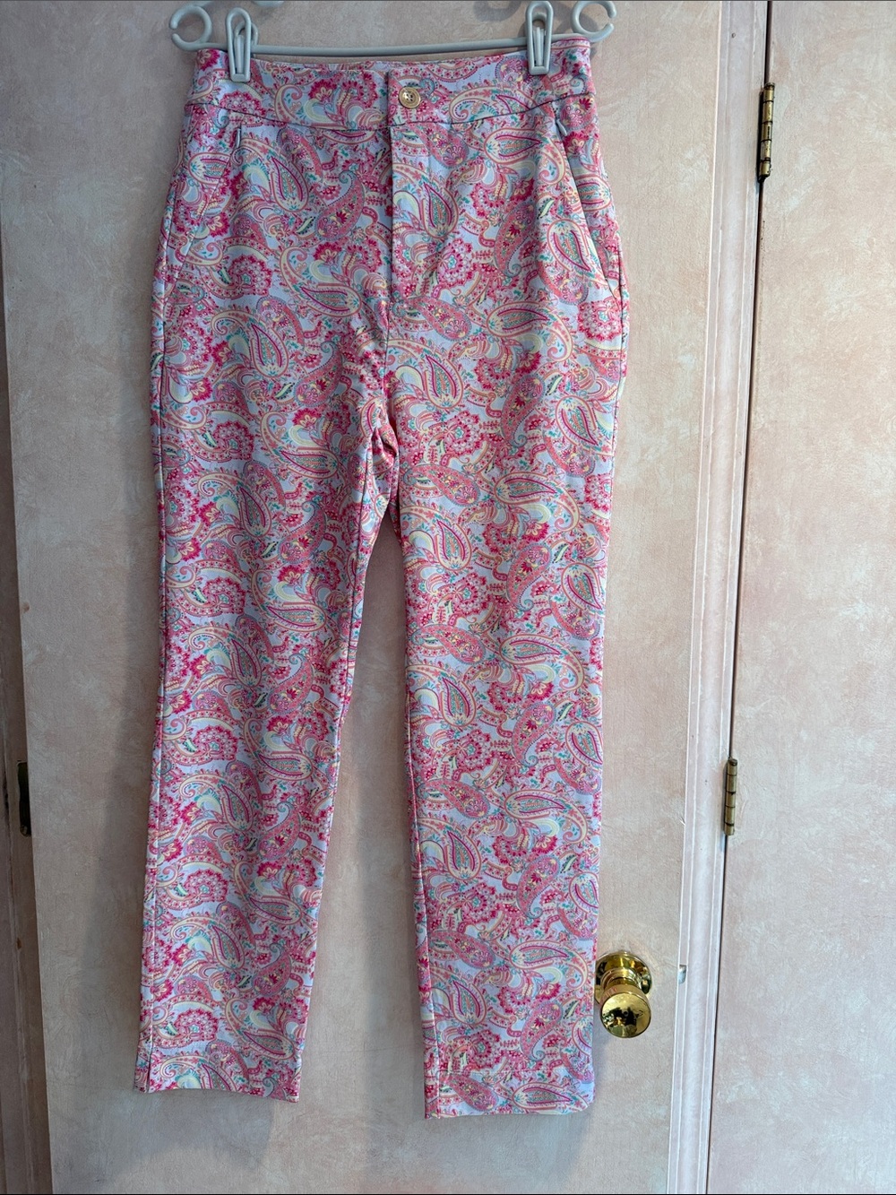 Dear Scarlett NWT Vacation Mode Multi Color Pink Paisley Stretch Lounge Trousers